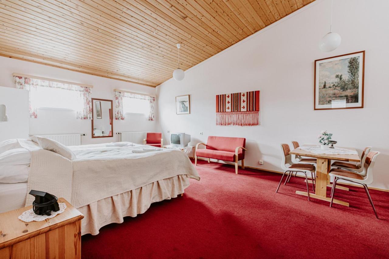 Narfastadir Guesthouse لاوغار المظهر الخارجي الصورة